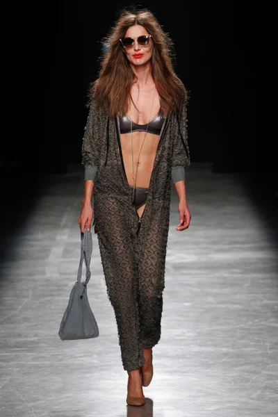 Look 24